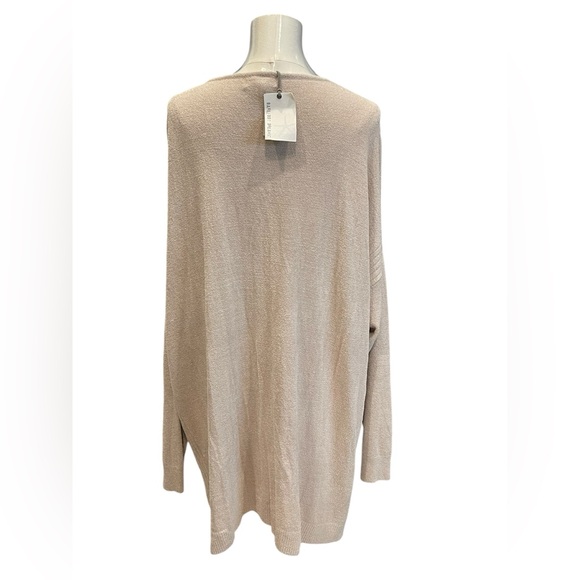 Barefoot Dreams CozyChic Ultra Lite V-Neck Tunic in the color Silver 3X NWT - Picture 4 of 8